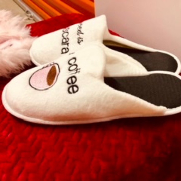 Set of 2 Cute Lounge Slippers, L, New - Picture 3 of 6